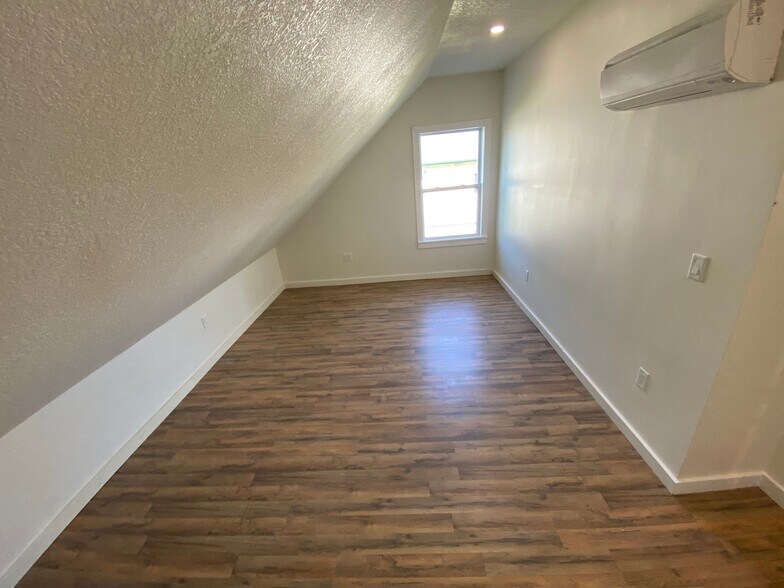 More Photos Of 8705 E 63rd Trafficway, Kansas City Apartments For Sale