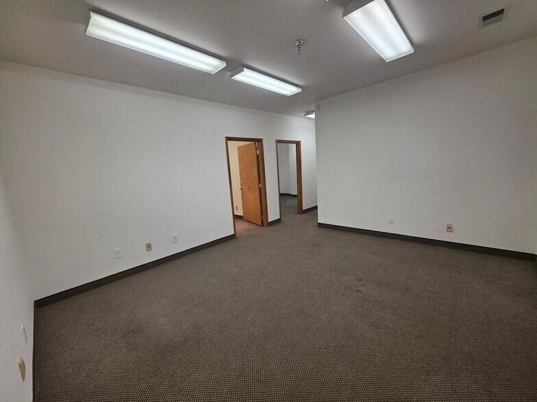 More Photos Of 4901 Ironton St, Denver Warehouse For Lease