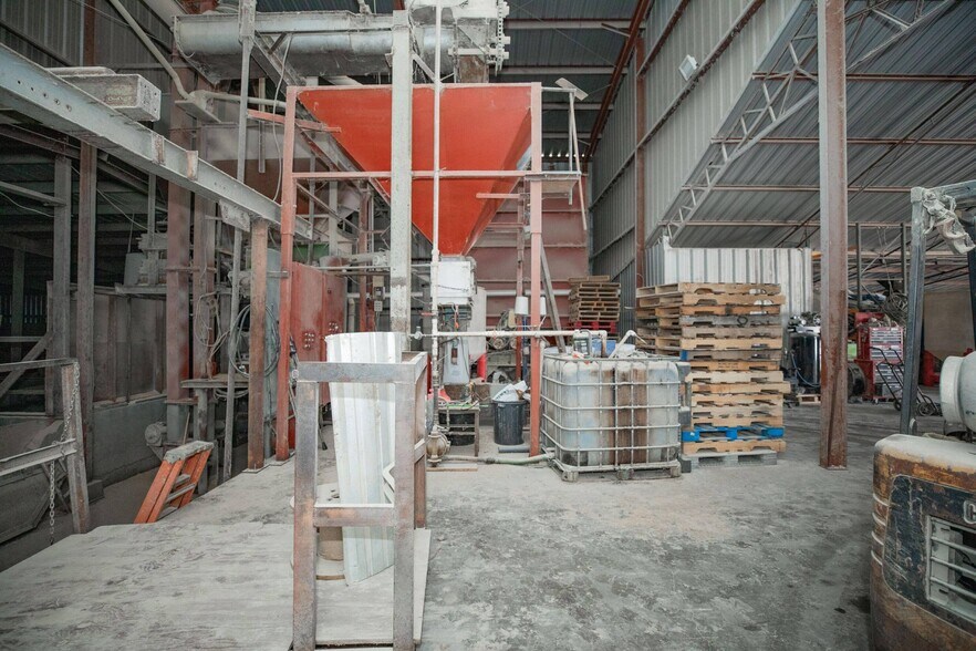 More Photos Of 9705 SE 1300th Rd, Humansville Industrial For Sale