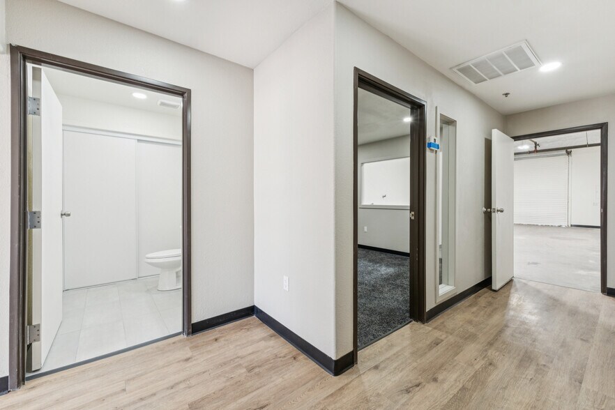 More Photos Of 2209 W 1st St, Tempe Warehouse For Sale