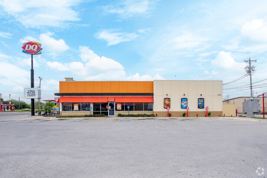 More Photos Of 1179 E Main St, Alice Fast Food For Sale