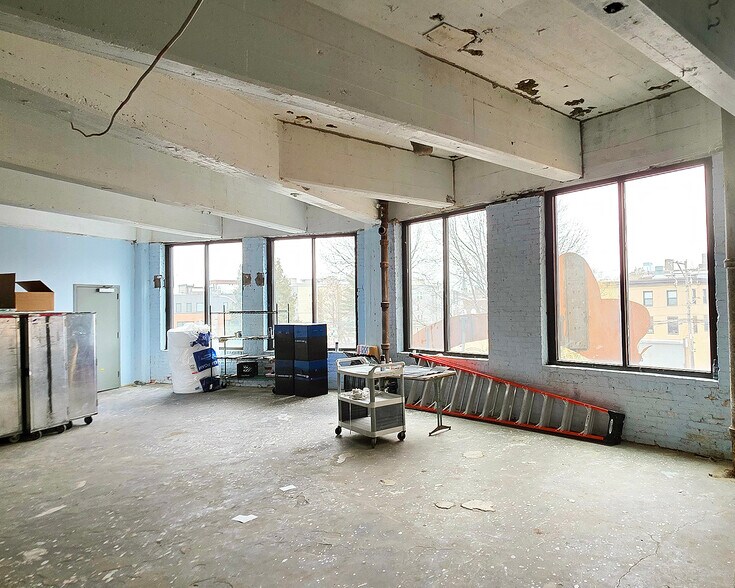 More Photos Of 667 N Broad St, Philadelphia Office For Sale