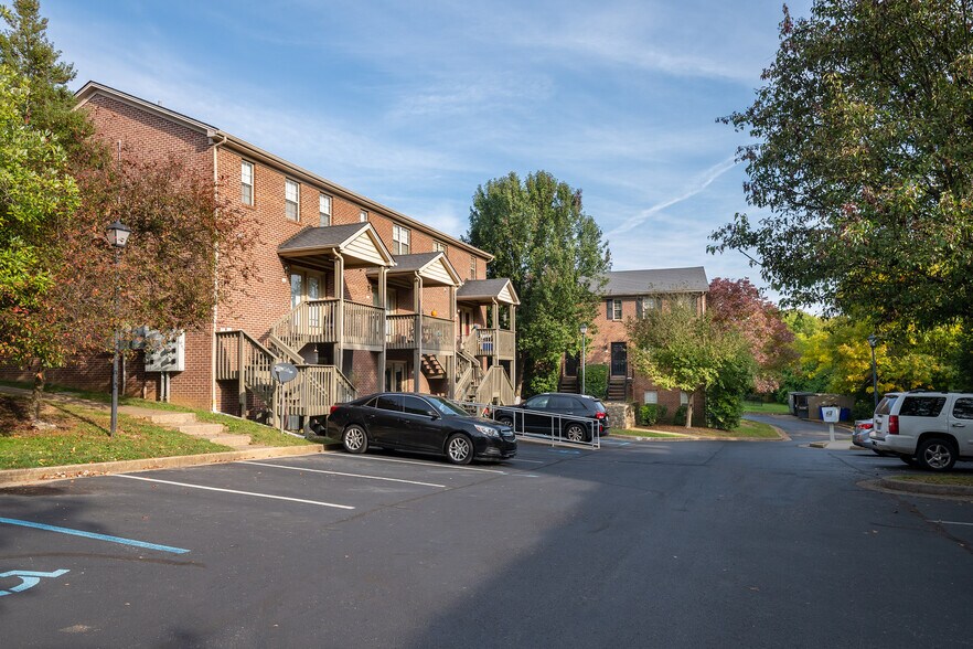 More Photos Of 3353-3375 Cove Lake Dr, Lexington Apartments For Sale