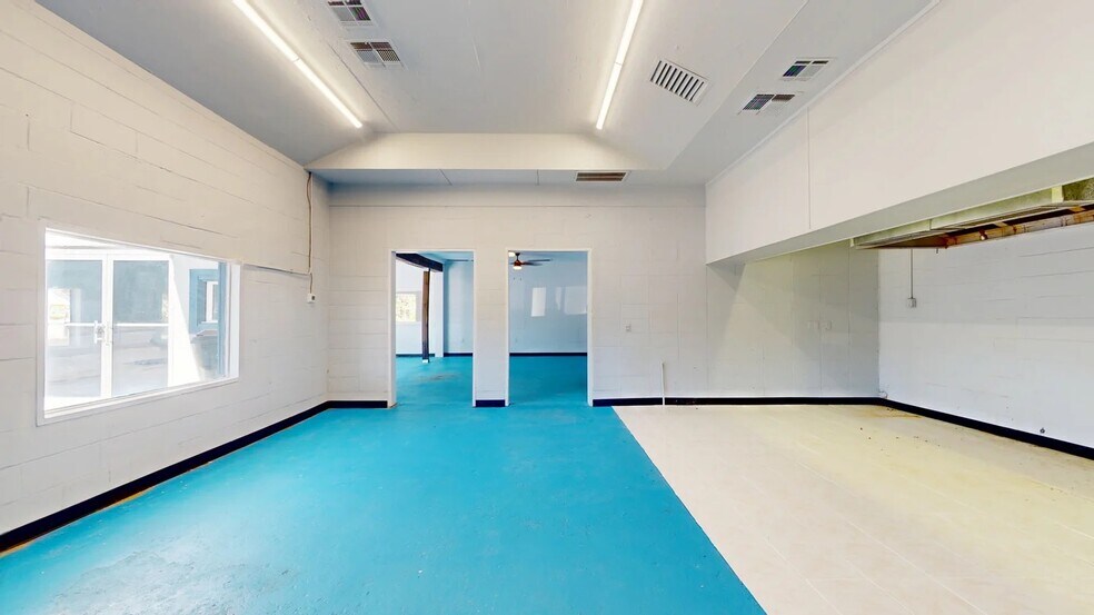 More Photos Of 3851 Harrington st, Oak Park Light Distribution For Sale