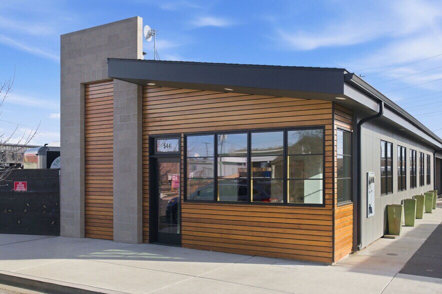 Primary Photo Of 544 SW 4th St, Redmond Office For Sale