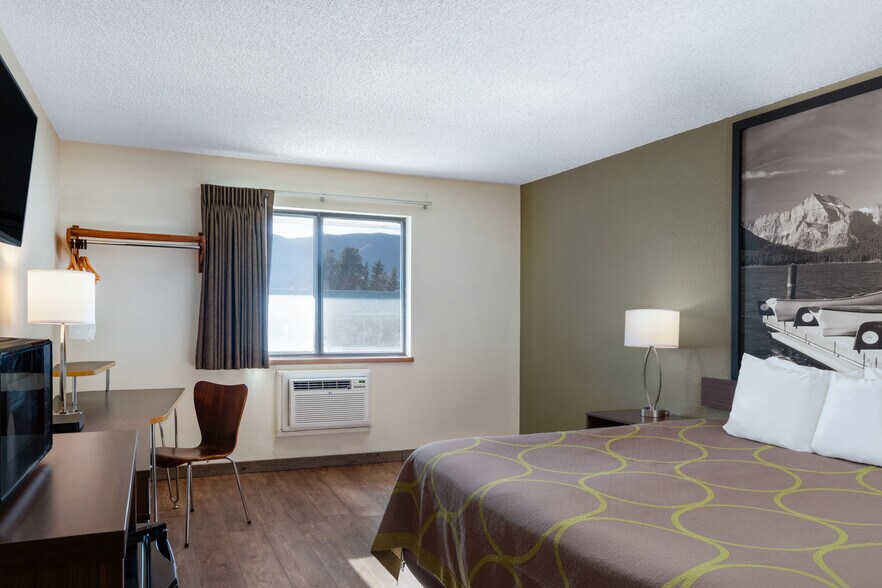 More Photos Of 105 Centennial Dr, Livingston Hotel For Sale