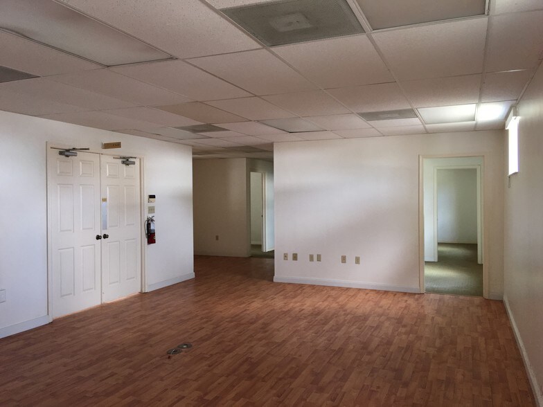 More Photos Of 27725 Old US Highway 41, Bonita Springs Office For Lease