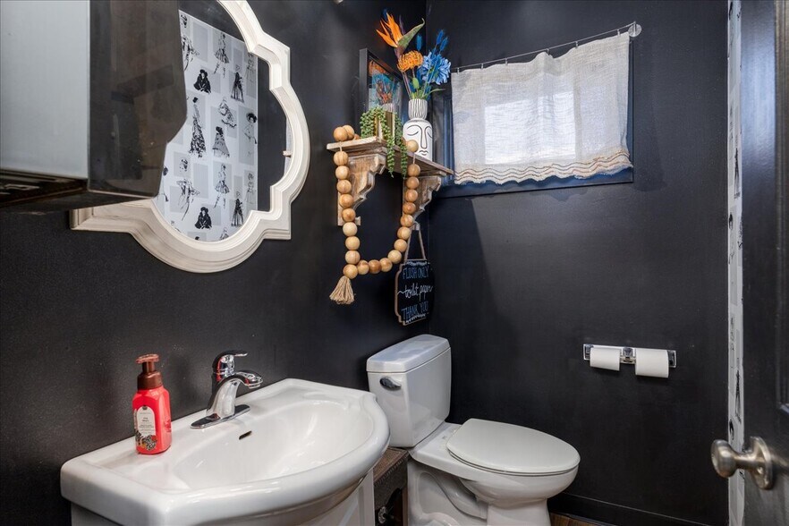 More Photos Of 7158 Transit Rd, Buffalo Freestanding For Sale