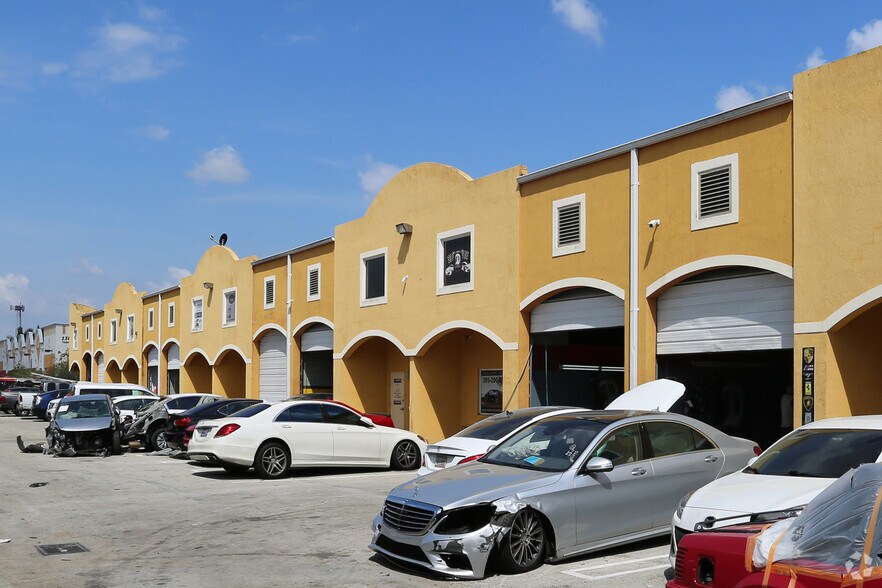 More Photos Of 13901 SW 143rd Ct, Miami Warehouse For Lease