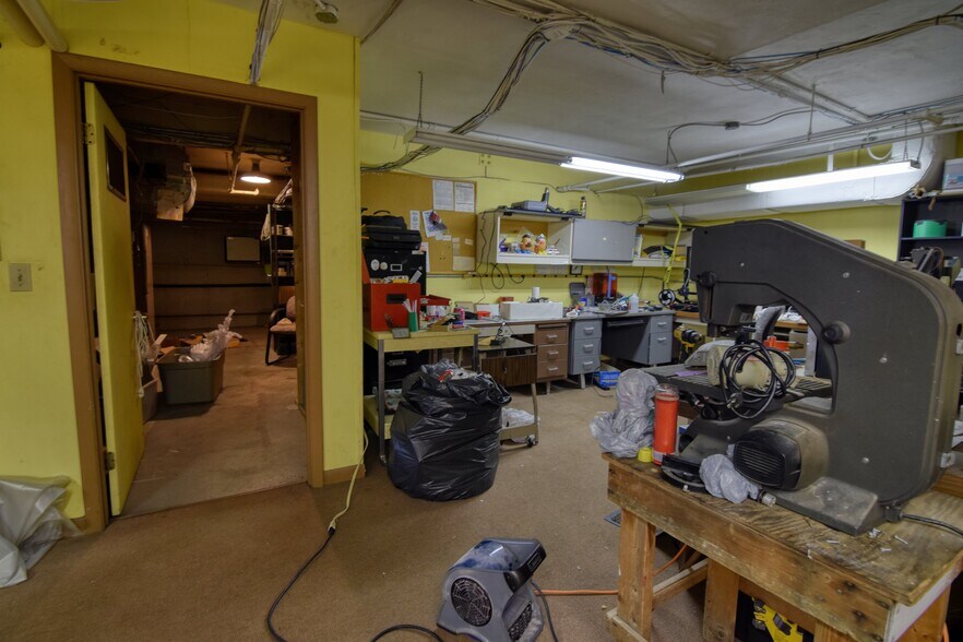 More Photos Of 3 Highland St, Plymouth Bank For Sale
