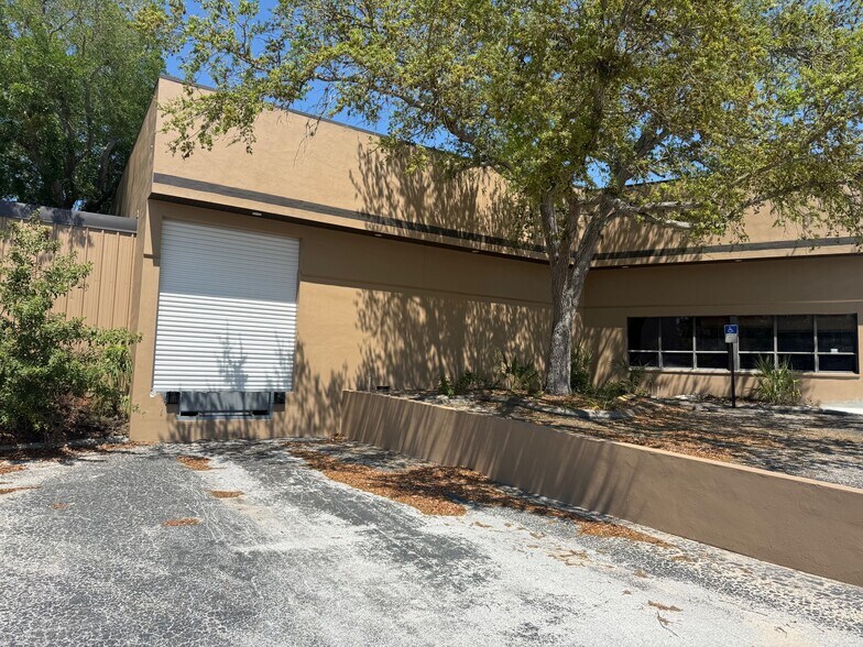 More Photos Of 1091 Progress Ct, Palm Harbor Warehouse For Lease