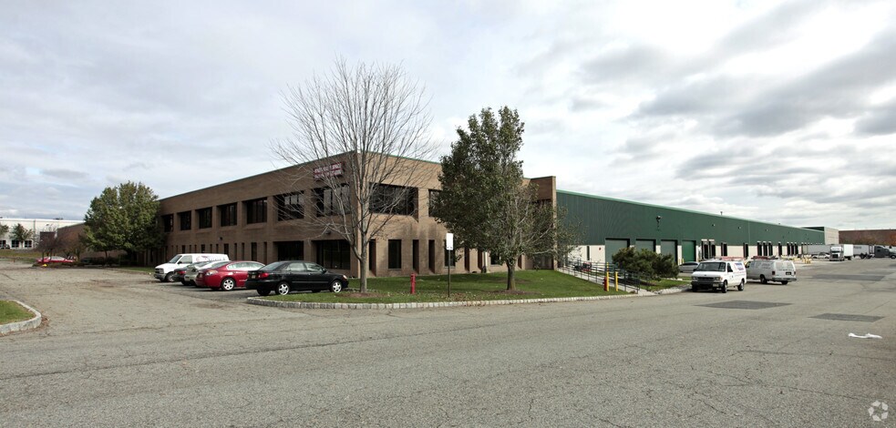 More Photos Of 180 Raritan Center Pky, Edison Warehouse For Lease