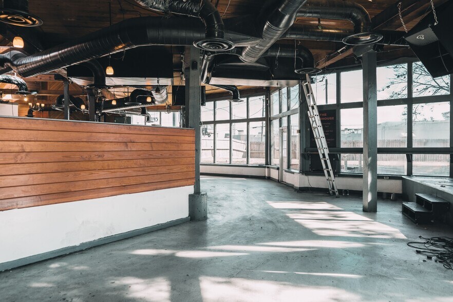 More Photos Of 271 Gleaves St, Madison Restaurant For Sale