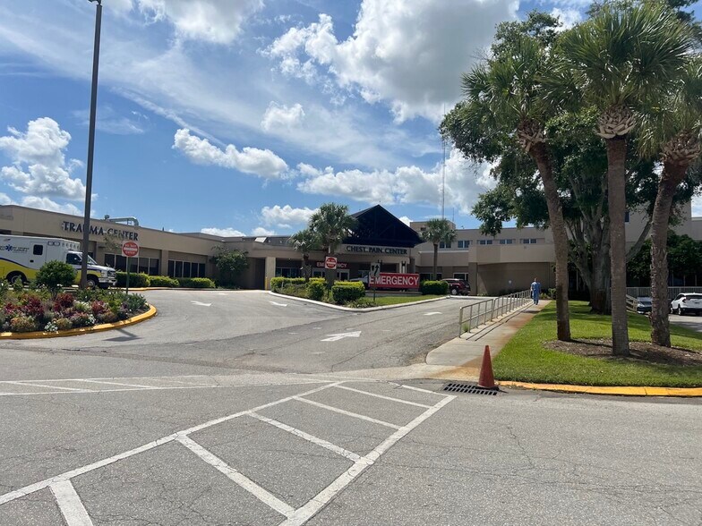 More Photos Of 14100 Fivay Rd, Hudson Medical For Lease