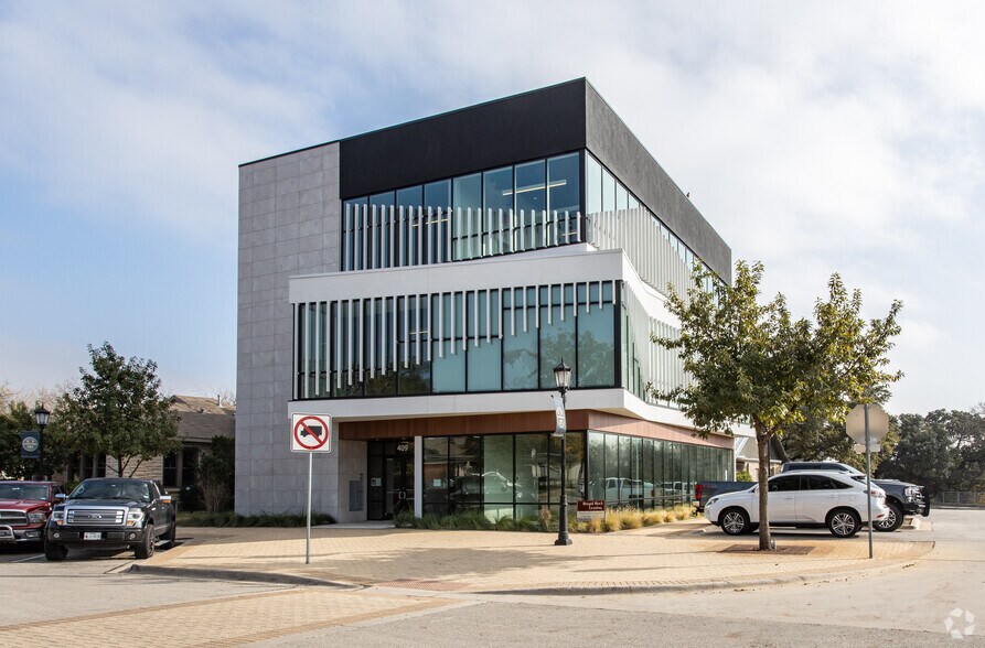 More Photos Of 411 W Main St, Round Rock Unknown For Lease