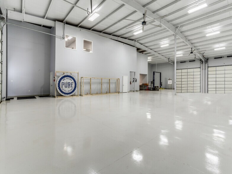 More Photos Of 122 Rose Ln, Frisco Warehouse For Sale