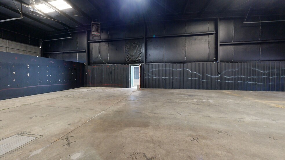 Primary Photo Of 1445 Cleveland Ave, East Point Showroom For Sale