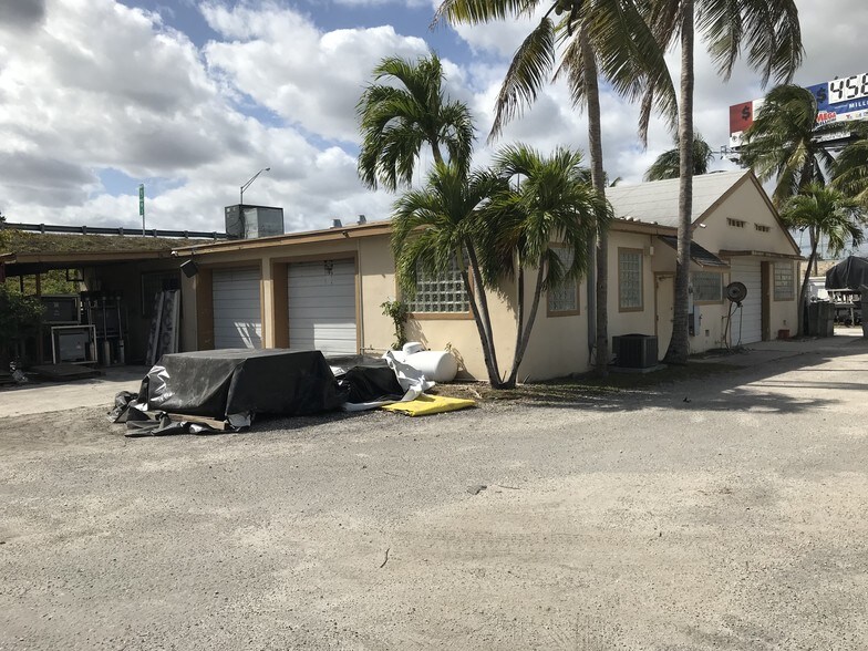 More Photos Of 6205 Buchanan St, Hollywood Warehouse For Sale