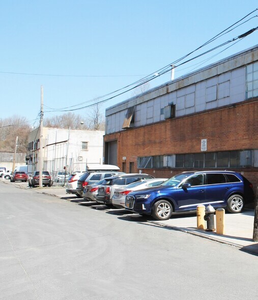 More Photos Of 60-01 31st Ave, Woodside Warehouse For Lease