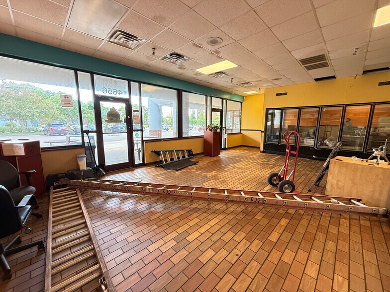 More Photos Of 4620-4692 Cottage Grove Rd, Madison Unknown For Lease