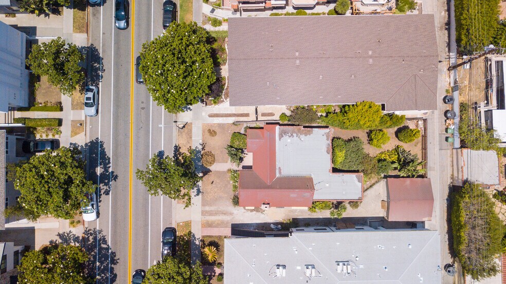 More Photos Of 332 S Doheny Dr, Beverly Hills Land For Sale