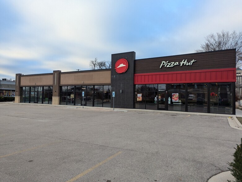More Photos Of 701 W Lincoln Hwy, Dekalb Office For Lease