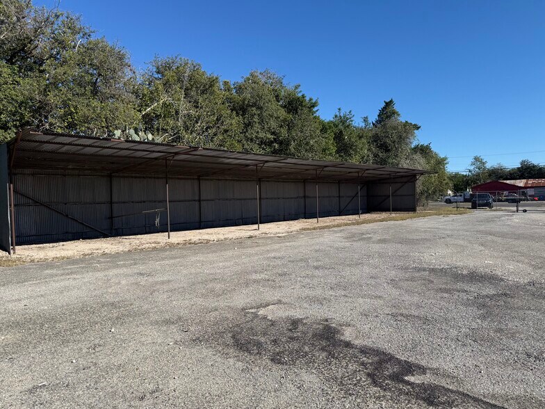 More Photos Of 1500 W Corpus Christi St, Beeville Freestanding For Sale