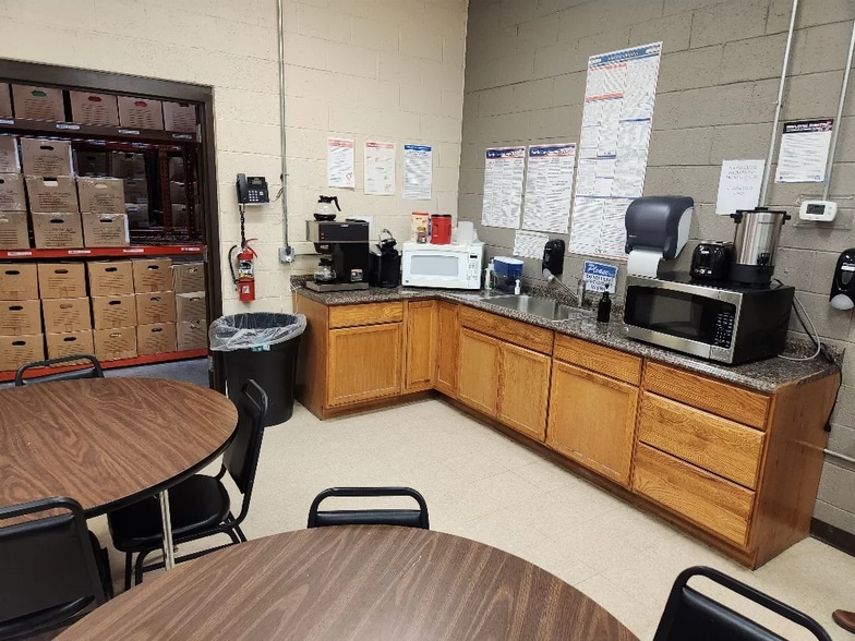 More Photos Of 10617 Southern Loop Blvd, Pineville Light Manufacturing For Lease