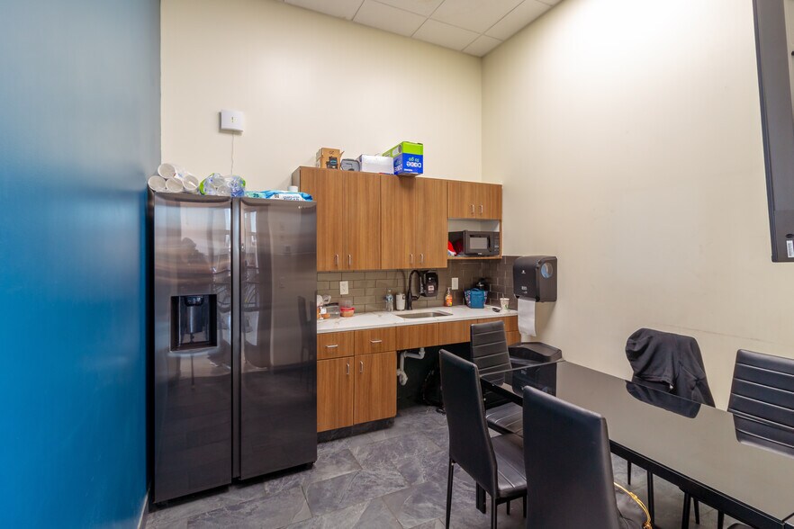 More Photos Of 5243 Naaman Forest Blvd, Garland Carwash For Sale