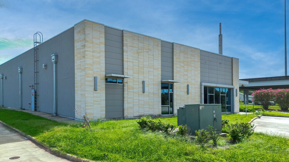 More Photos Of 101 S John Redditt Dr, Lufkin Medical For Sale