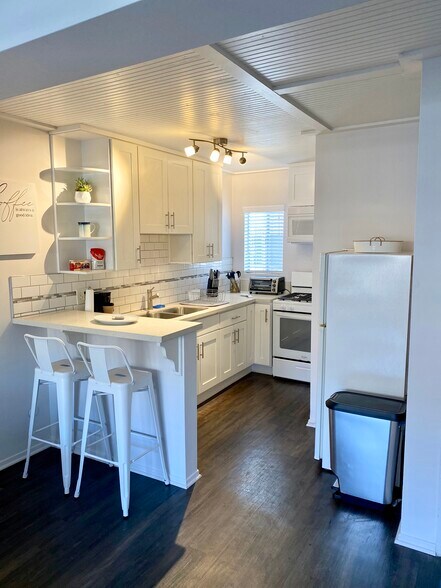 More Photos Of 1014 N Oxford Ave, Los Angeles Apartments For Sale