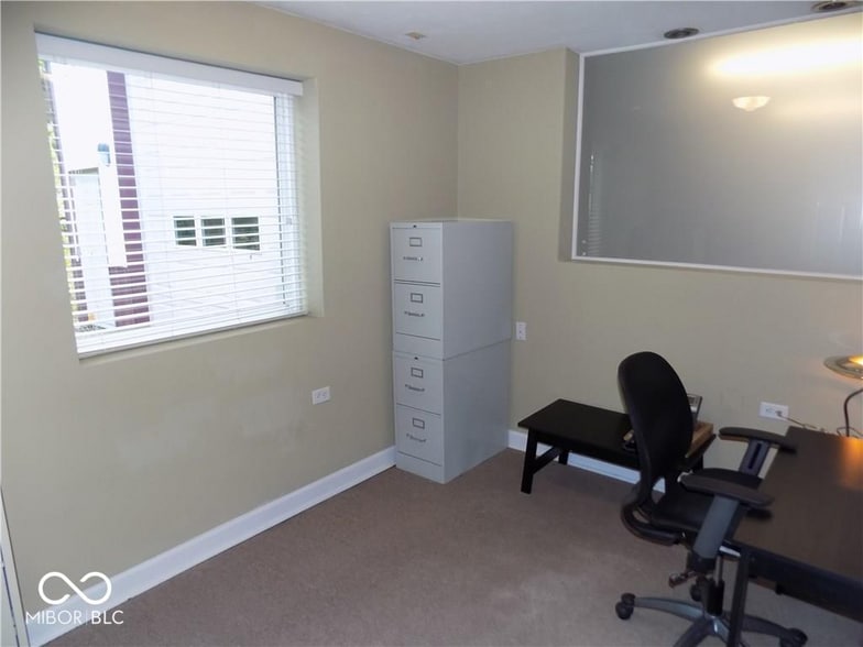 More Photos Of 1220 N Jackson St, Greencastle Flex For Sale