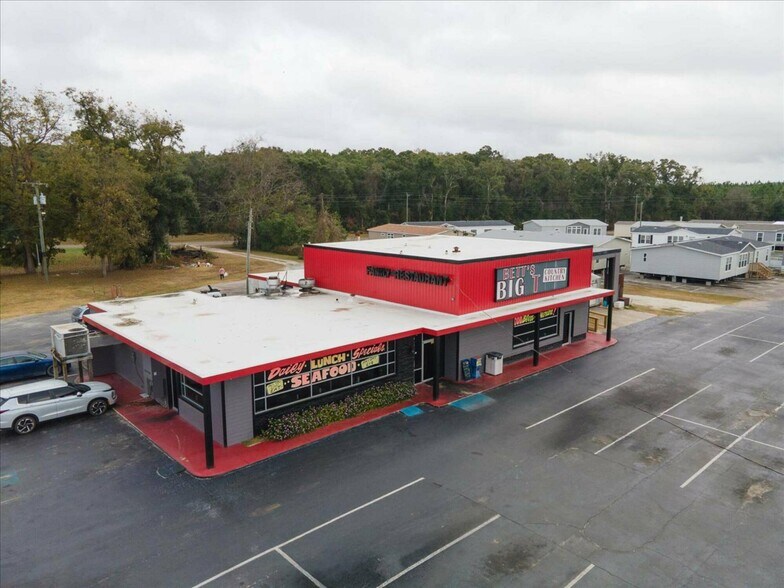 More Photos Of 2525 Young Blvd N, Chiefland Restaurant For Sale