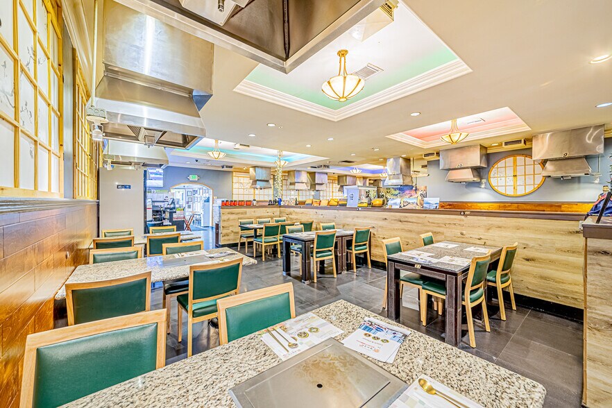 More Photos Of 3680 W 6th St, Los Angeles Restaurant For Sale