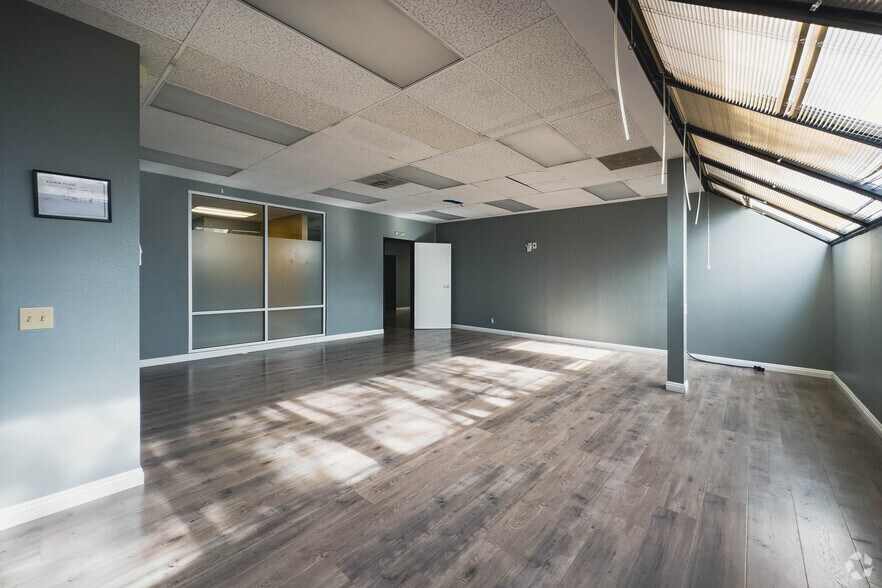 More Photos Of 140 S Flower St, Orange Medical For Lease