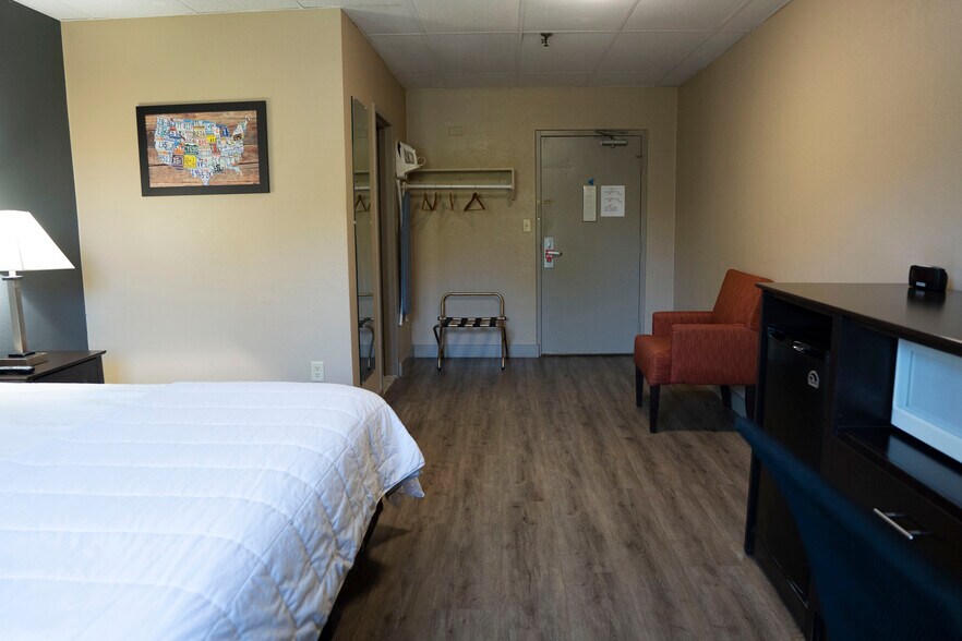 More Photos Of 1186 Worcester Rd, Framingham Hotel For Sale