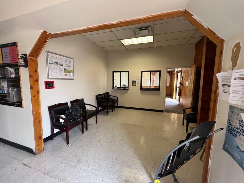 More Photos Of 625 8th St, Huntington Office For Lease