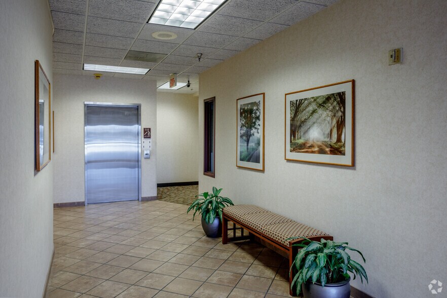 More Photos Of 12980 Metcalf Ave, Overland Park Unknown For Lease