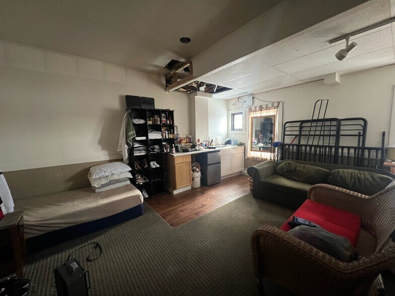 More Photos Of 1000 Grand Ave, Grand Lake Restaurant For Sale