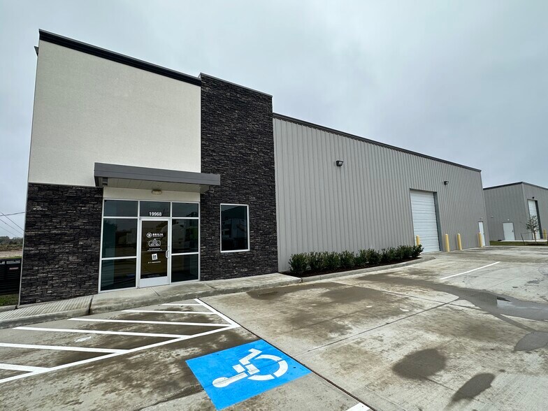 More Photos Of 19968 Franz Rd, Katy Warehouse For Sale