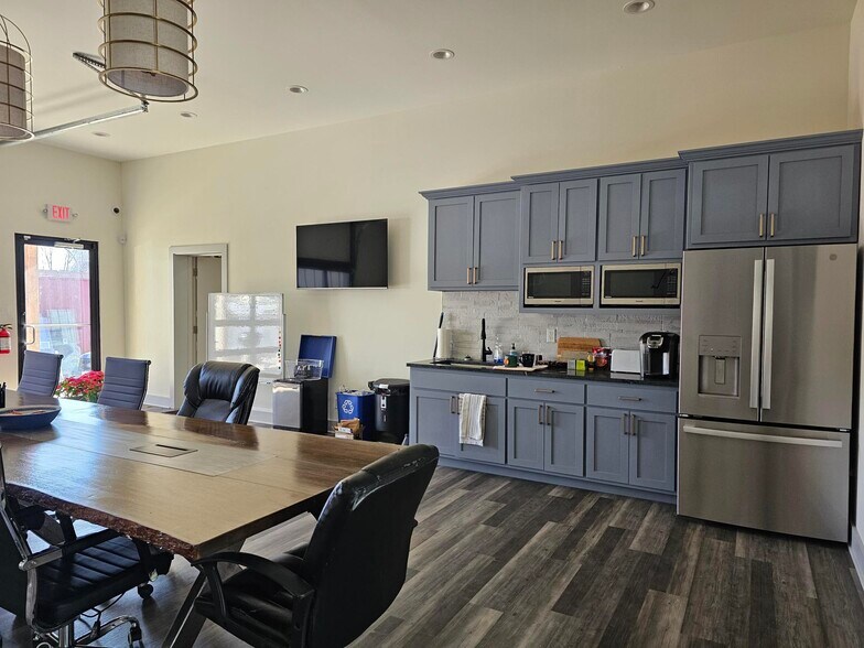 More Photos Of 5634 Morganford Rd, Saint Louis Office For Lease