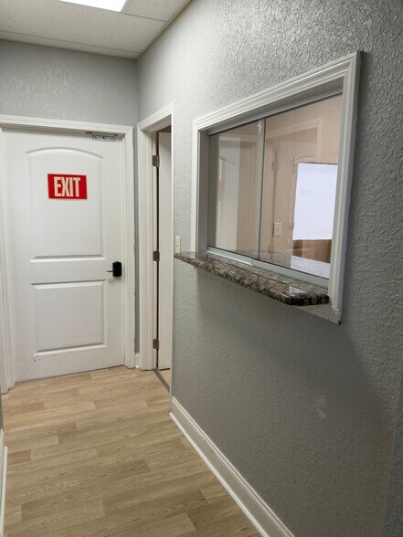 More Photos Of 1030 Wintergap Rd, Oliver Springs Office For Sale