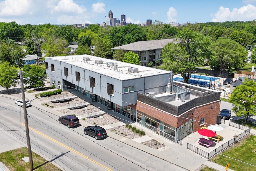 Primary Photo Of 1938 SE 6th St, Des Moines Apartments For Lease