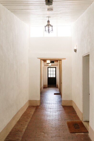 More Photos Of 220 W Manhattan Ave, Santa Fe Hotel For Sale