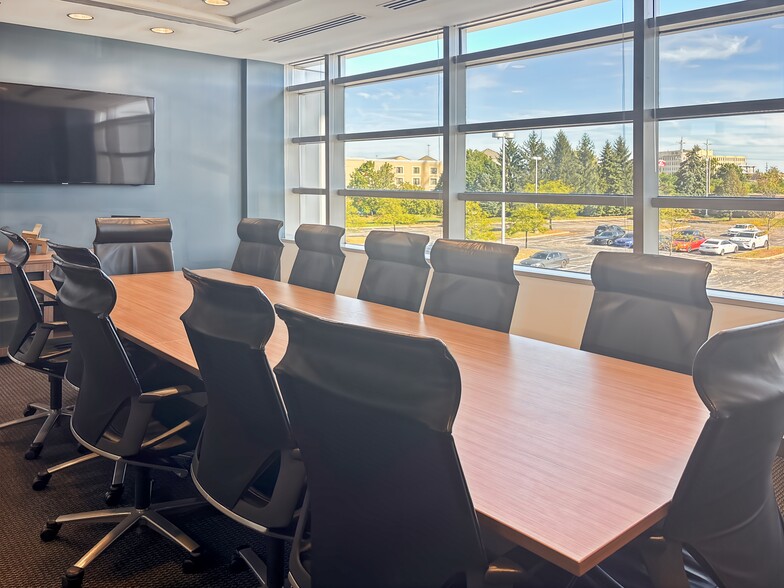 More Photos Of 2000 Auburn Dr, Beachwood Coworking Space