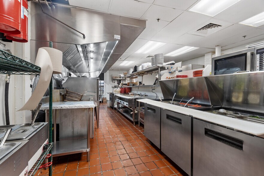 More Photos Of 172 Hanover St, Portsmouth Restaurant For Sale