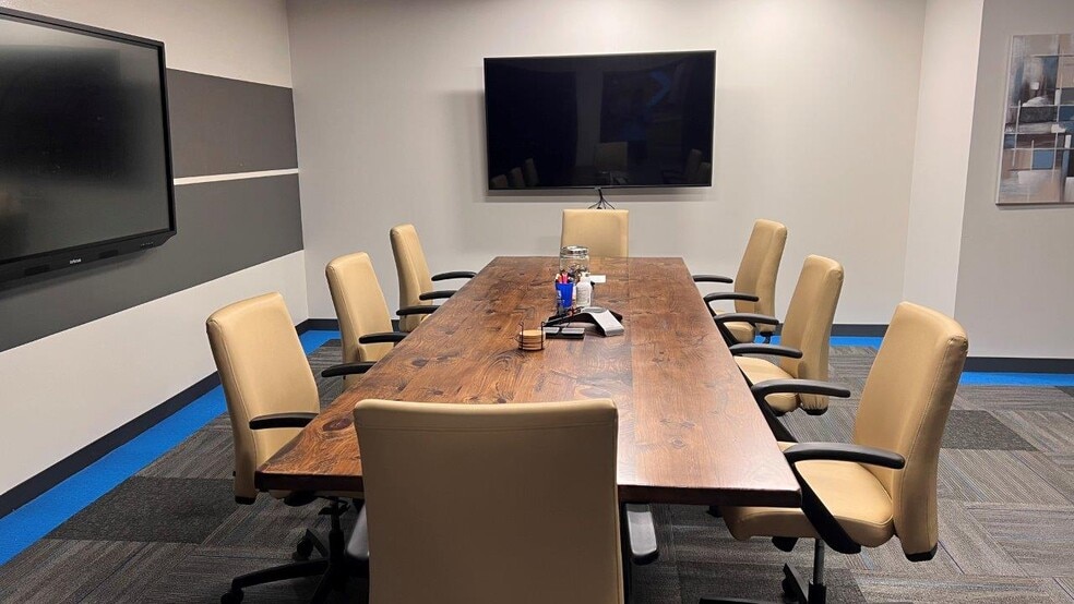 More Photos Of 3813 Illinois Ave, St Charles Office For Sale