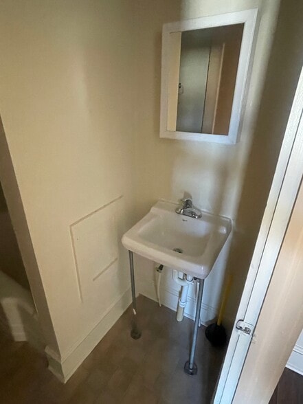 More Photos Of 201 S Main St, Gretna Apartments For Sale