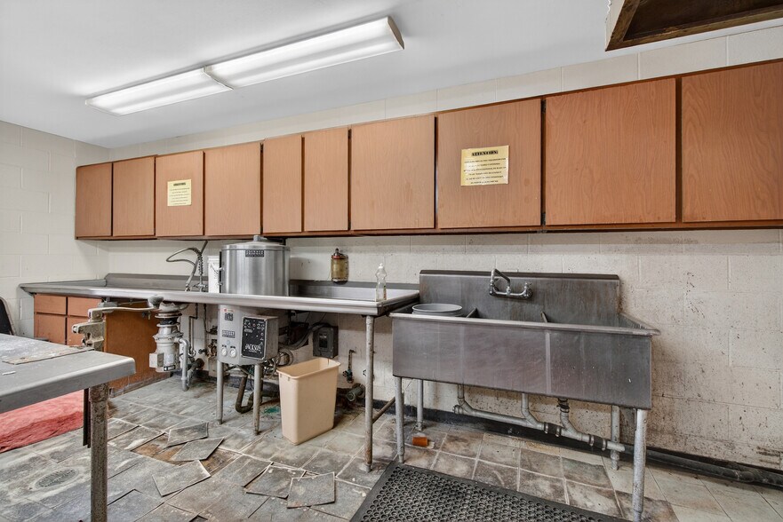 More Photos Of 1002 E South St, Jackson Lodge Meeting Hall For Sale