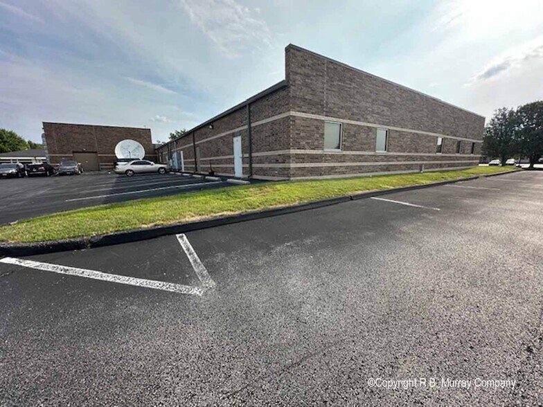 More Photos Of 1701 S Enterprise Ave, Springfield Office For Sale